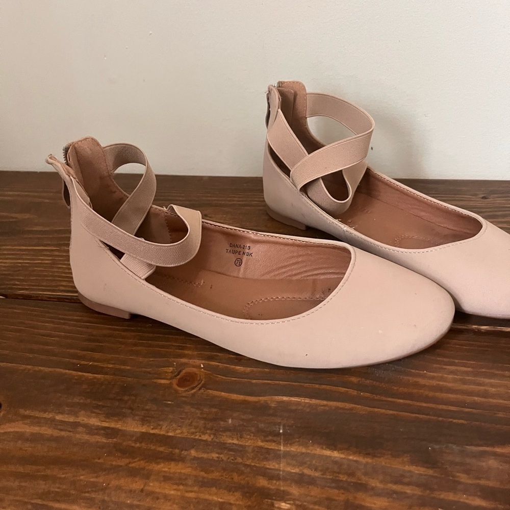 Closed toed ankle strap slide flats